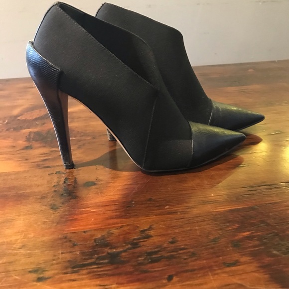 DVF Black leather and spandex pumps 😍 - Picture 1 of 4